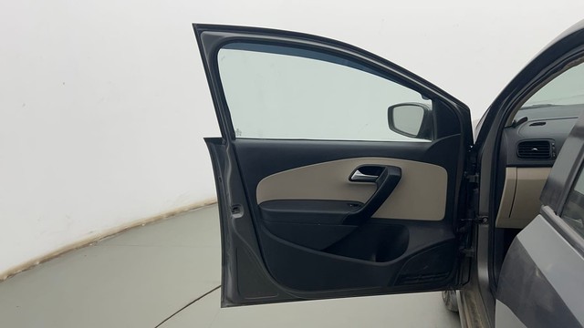 Second-hand 2014 Volkswagen Polo Petrol Comfortline 1.2L for sale in Kolkata-25