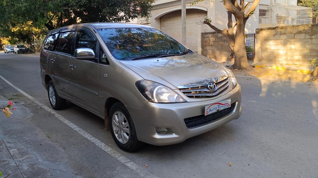 Second-hand 2009 Toyota Innova 2.5 V Diesel 7-seater for sale in Bangalore-7
