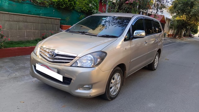 Second-hand 2009 Toyota Innova 2.5 V Diesel 7-seater for sale in Bangalore-5