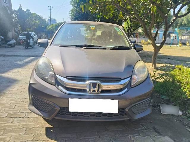 Second-hand 2016 Honda Amaze S i-DTEC for sale in Mathura-4