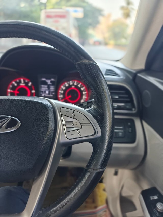 Second-hand 2019 Mahindra XUV300 W8 Option Dual Tone Diesel BSIV for sale in Mumbai-9