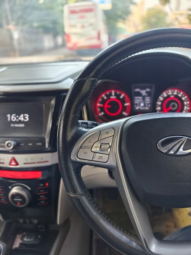 Second-hand 2019 Mahindra XUV300 W8 Option Dual Tone Diesel BSIV for sale in Mumbai-11