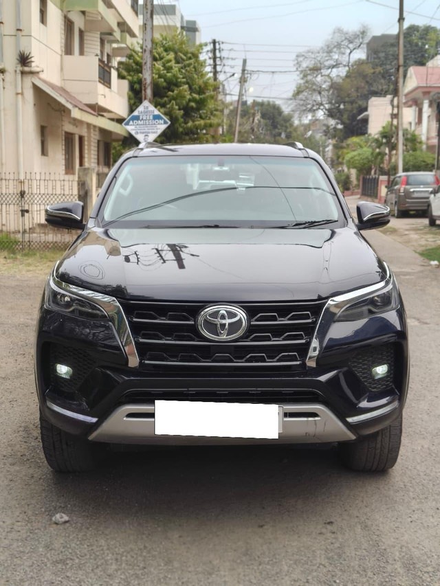 Second-hand 2022 Toyota Fortuner 4X2 Diesel BSVI for sale in Indore-5