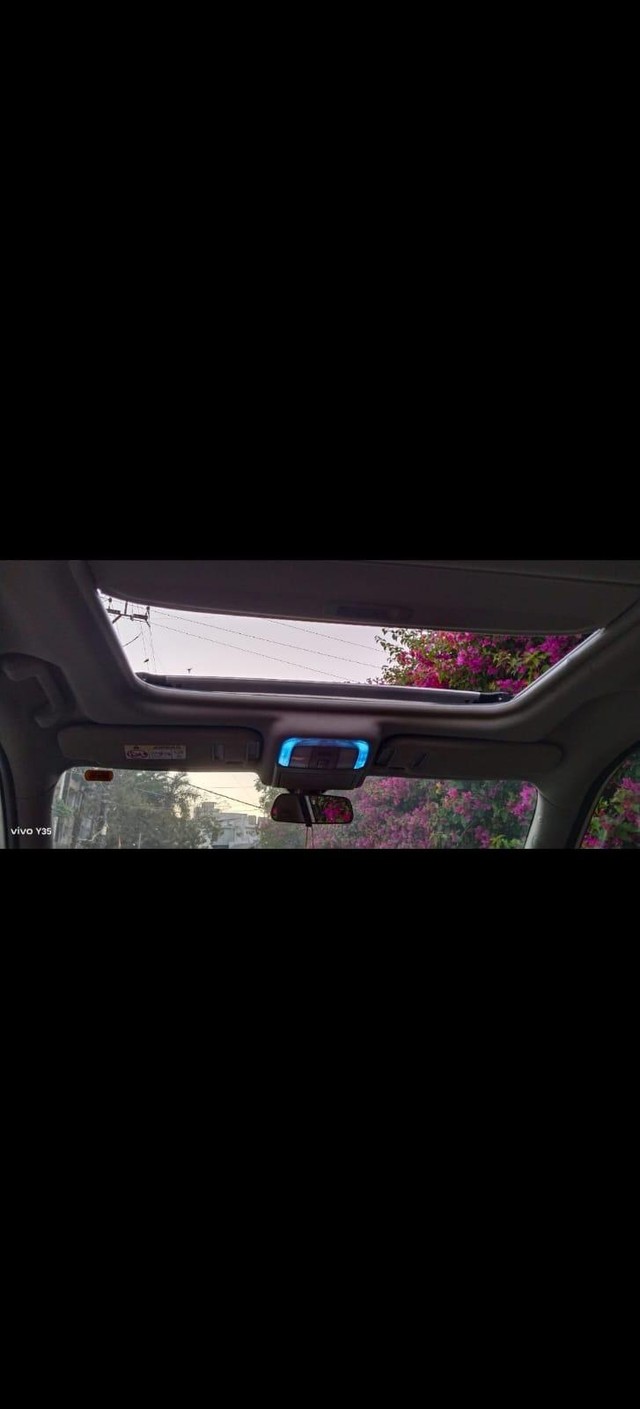 Second-hand 2019 Mahindra XUV500 W11 BSIV for sale in Indore-3