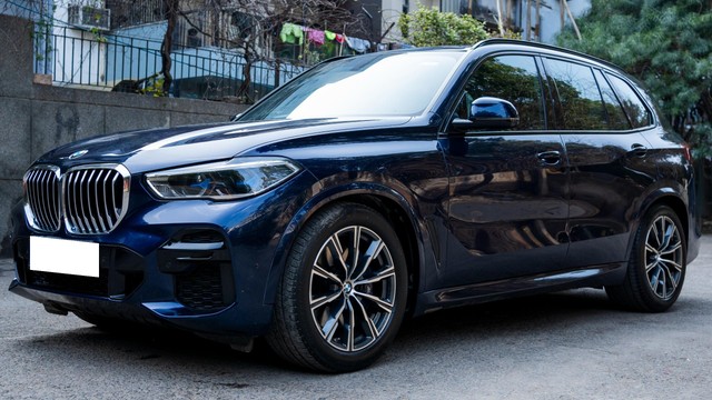 Second-hand 2023 BMW X5 xDrive40i M Sport for sale in New Delhi-6