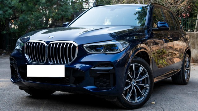 Second-hand 2023 BMW X5 xDrive40i M Sport for sale in New Delhi-3