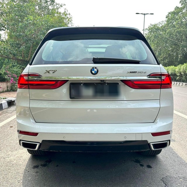Second-hand 2022 BMW X7 xDrive30d DPE Signature for sale in New Delhi-2