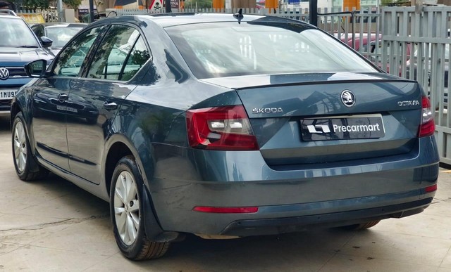 Second-hand 2018 Skoda Octavia 1.8 TSI AT L K for sale in Bangalore-8