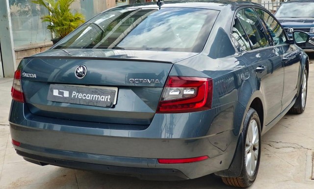 Second-hand 2018 Skoda Octavia 1.8 TSI AT L K for sale in Bangalore-10