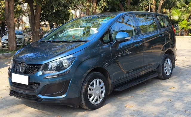 Second-hand 2018 Mahindra Marazzo M2 BSIV for sale in New Delhi-11