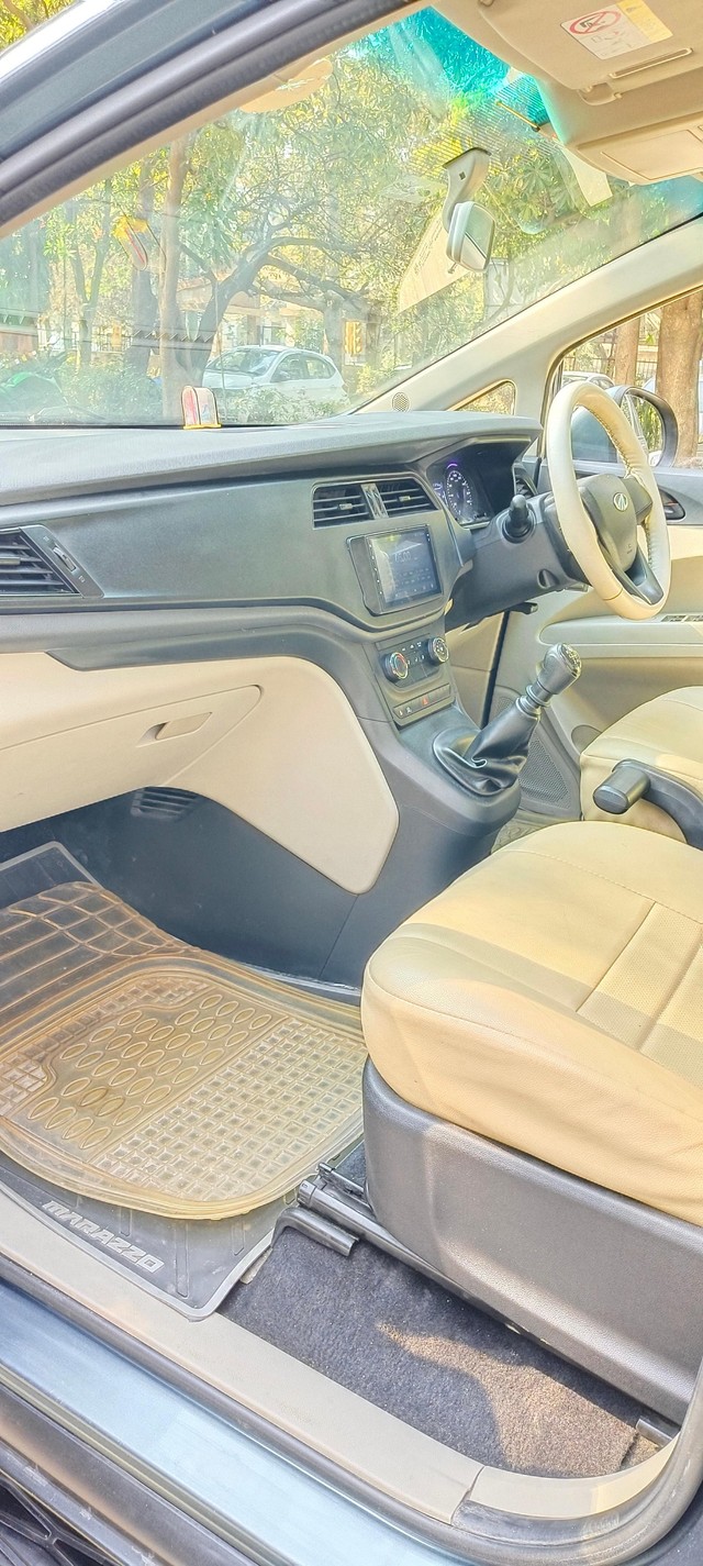 Second-hand 2018 Mahindra Marazzo M2 BSIV for sale in New Delhi-16