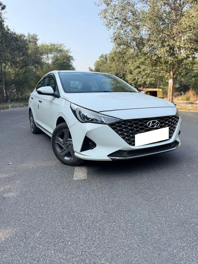 Second-hand 2022 Hyundai Verna SX IVT for sale in New Delhi-13