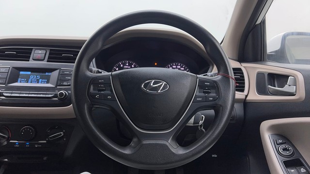 Second-hand 2018 Hyundai i20 Sportz 1.2 for sale in Ghaziabad-39