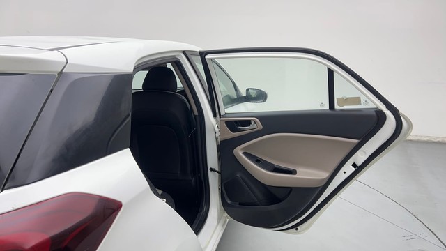 Second-hand 2018 Hyundai i20 Sportz 1.2 for sale in Ghaziabad-28