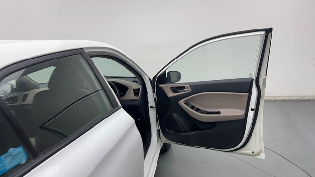 Second-hand 2018 Hyundai i20 Sportz 1.2 for sale in Ghaziabad-16