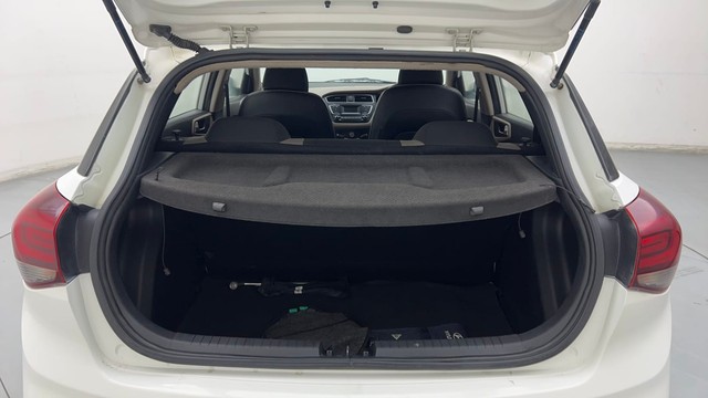 Second-hand 2018 Hyundai i20 Sportz 1.2 for sale in Ghaziabad-9