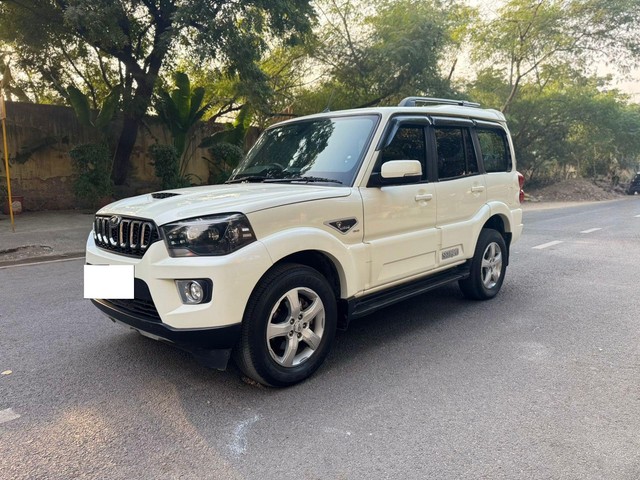 Second-hand 2022 Mahindra Scorpio S11 for sale in New Delhi-7