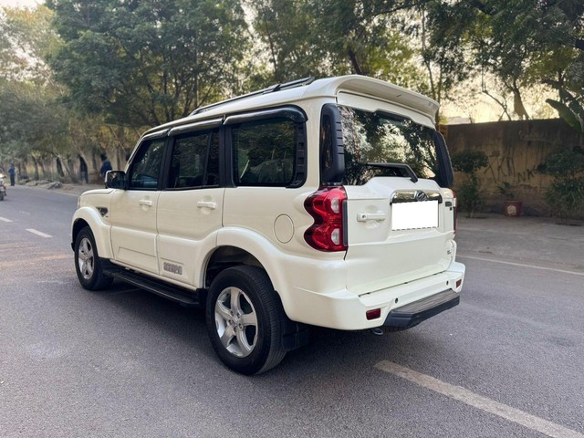 Second-hand 2022 Mahindra Scorpio S11 for sale in New Delhi-2