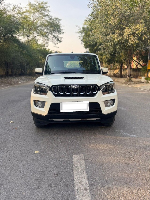 Second-hand 2022 Mahindra Scorpio S11 for sale in New Delhi-4