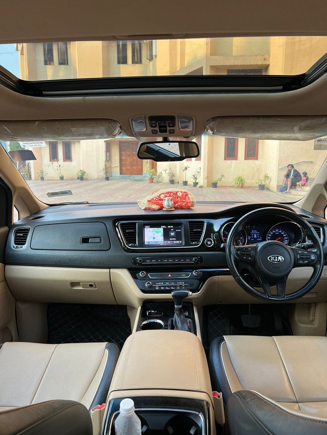 Second-hand 2020 Kia Carnival Limousine for sale in Mumbai-7
