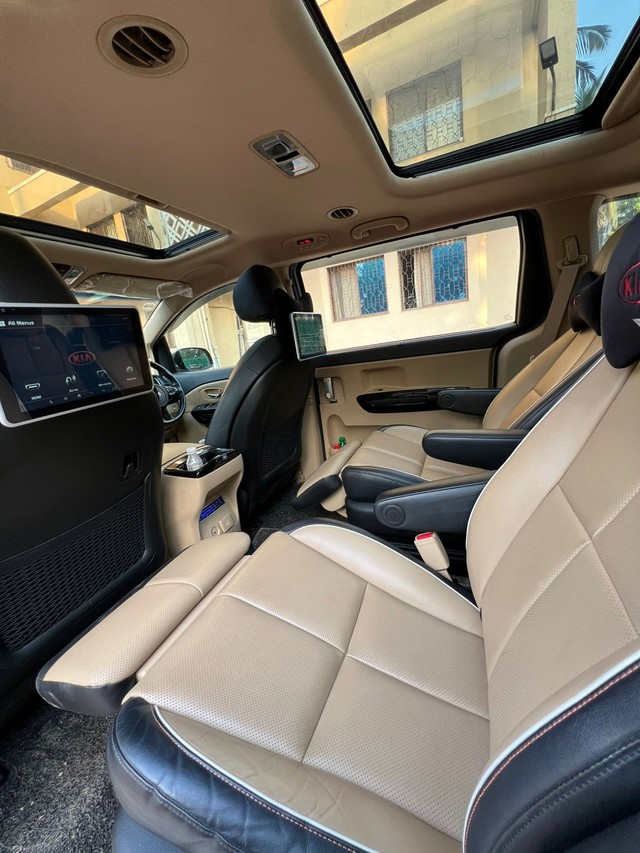 Second-hand 2020 Kia Carnival Limousine for sale in Mumbai-11