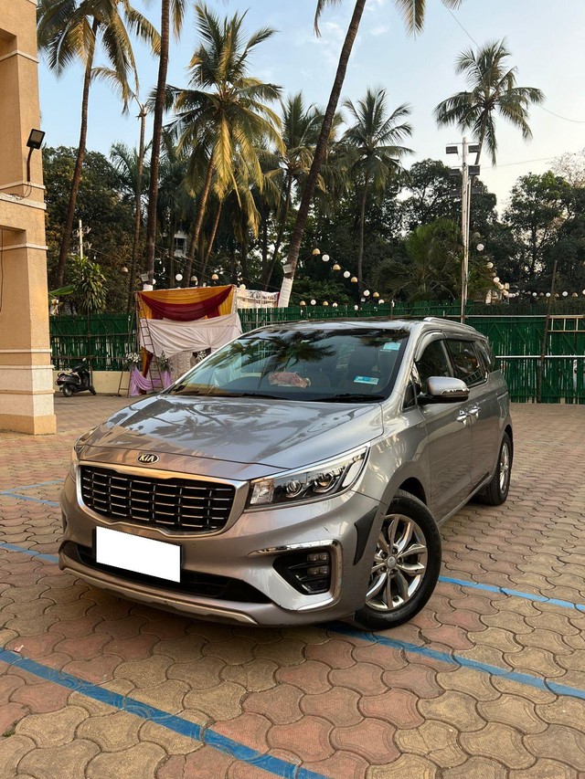 Second-hand 2020 Kia Carnival Limousine for sale in Mumbai-2