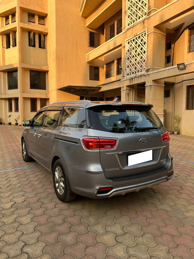 Second-hand 2020 Kia Carnival Limousine for sale in Mumbai-10