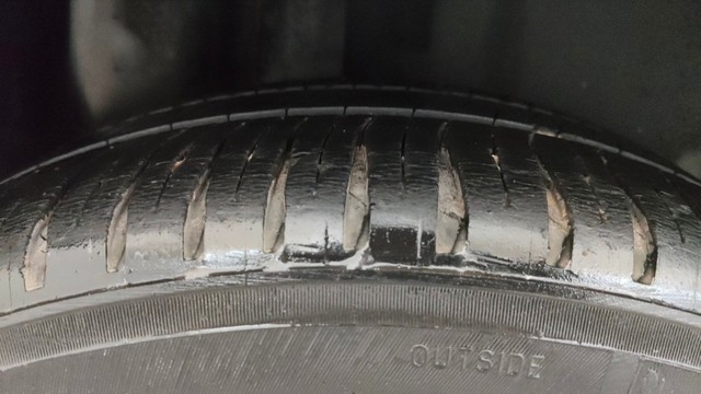 Second-hand 2013 Volkswagen Polo Petrol Comfortline 1.2L for sale in Pune-29