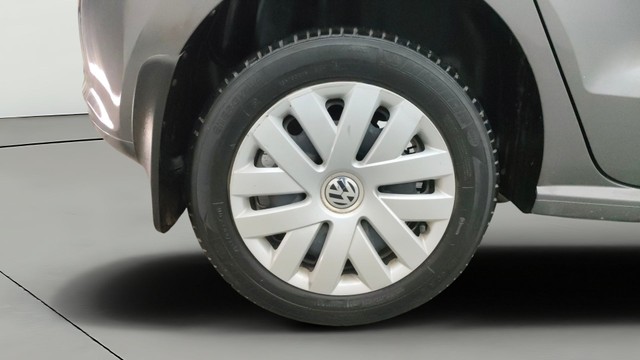 Second-hand 2013 Volkswagen Polo Petrol Comfortline 1.2L for sale in Pune-24