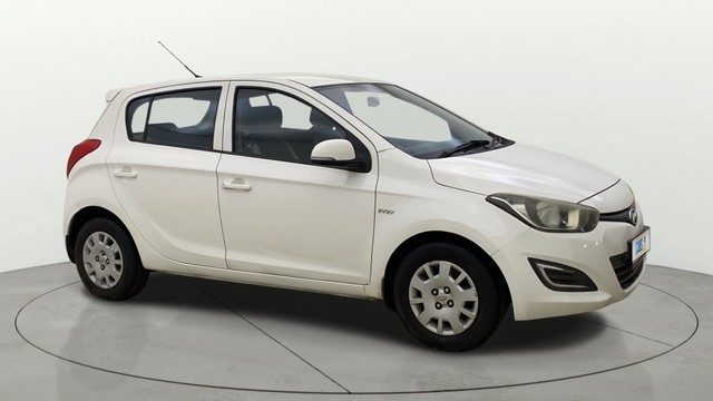 Second-hand 2013 Hyundai i20 Magna for sale in Thane-0