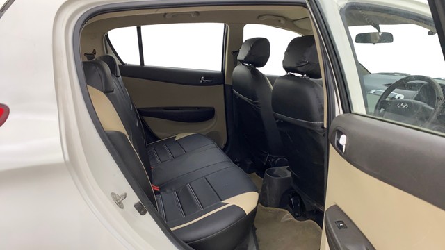 Second-hand 2013 Hyundai i20 Magna for sale in Thane-16