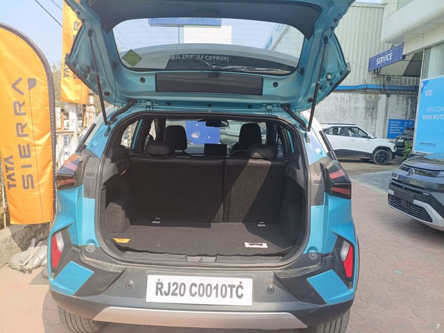 Second-hand 2024 Tata Nexon Fearless Plus PS DT CNG for sale in Kota-3