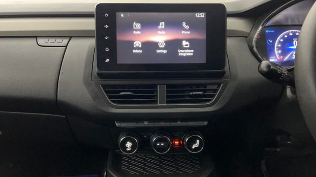 Second-hand 2021 Renault Kiger RXZ Turbo DT for sale in Lucknow-31