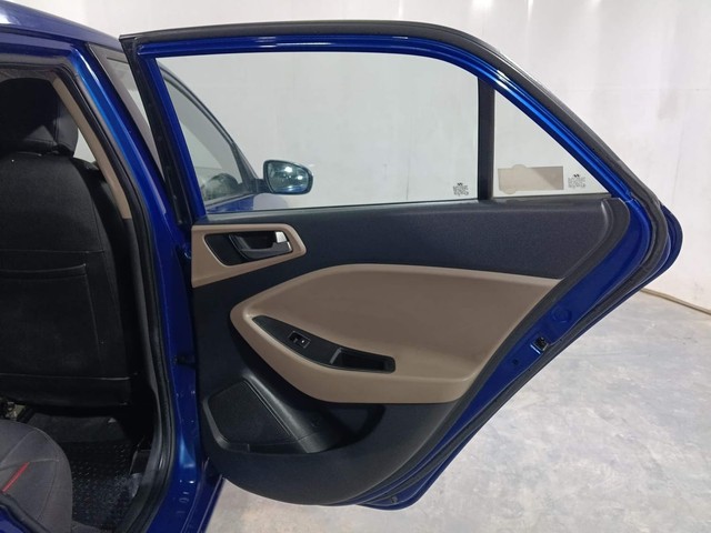 Second-hand 2016 Hyundai i20 1.2 Asta for sale in Kochi-28