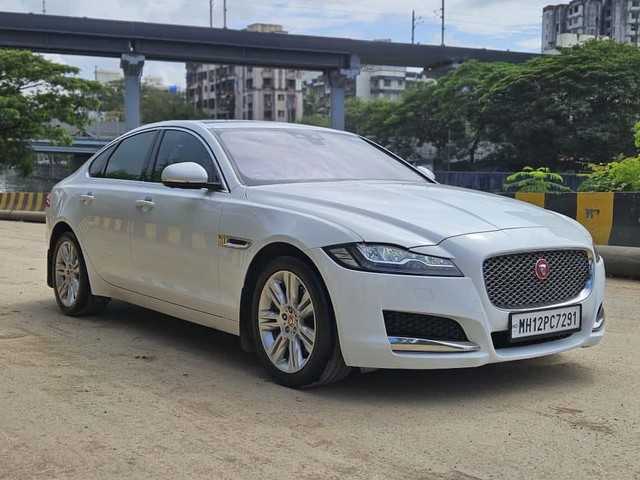 Second-hand 2017 Jaguar XF 2.0 Diesel Portfolio for sale in Mumbai-9