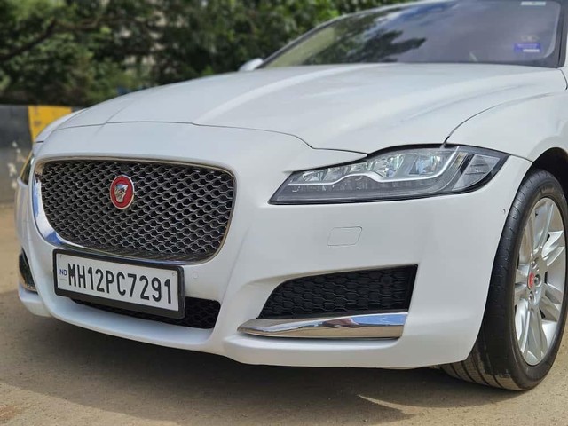 Second-hand 2017 Jaguar XF 2.0 Diesel Portfolio for sale in Mumbai-8