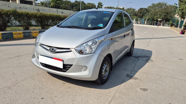 Second-hand 2016 Hyundai EON Sportz for sale in Noida-2