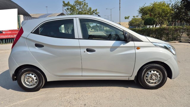 Second-hand 2016 Hyundai EON Sportz for sale in Noida-3