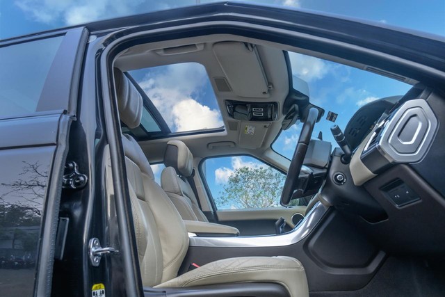 Second-hand 2021 Land Rover Range Rover Sport 2.0 Petrol SE for sale in Mumbai-19