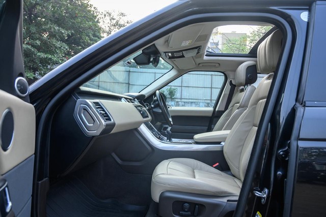 Second-hand 2021 Land Rover Range Rover Sport 2.0 Petrol SE for sale in Mumbai-18