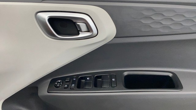 Second-hand 2021 Hyundai Grand i10 Nios Sportz CNG for sale in Lucknow-17