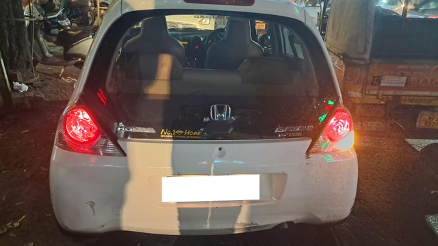 Second-hand 2012 Honda Brio V MT for sale in Jabalpur-1