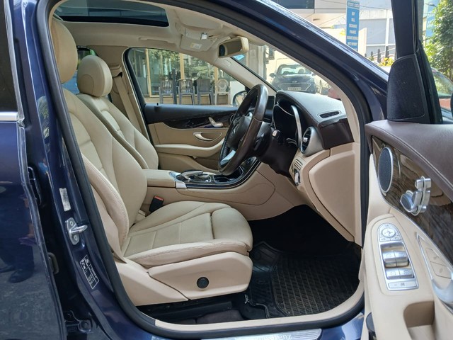 Second-hand 2017 Mercedes-Benz GLC 220d 4MATIC Style for sale in Mumbai-9
