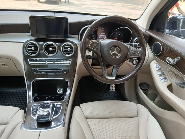 Second-hand 2017 Mercedes-Benz GLC 220d 4MATIC Style for sale in Mumbai-4