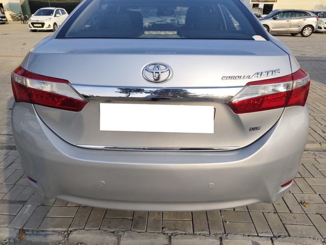 Second-hand 2015 Toyota Corolla Altis 1.8 J for sale in Ludhiana-2