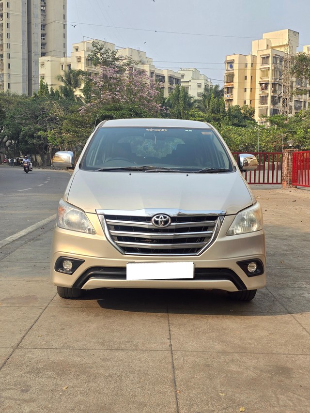 Second-hand 2014 Toyota Innova 2.5 G (Diesel) 7 Seater BS IV for sale in Mumbai-4