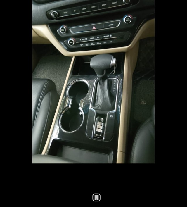 Second-hand 2020 Kia Carnival Premium for sale in New Delhi-7