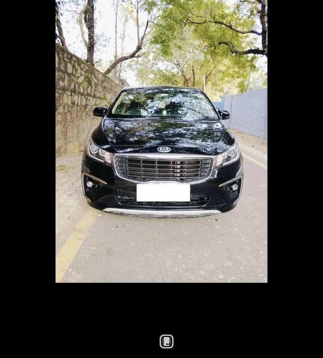 Second-hand 2020 Kia Carnival Premium for sale in New Delhi-2