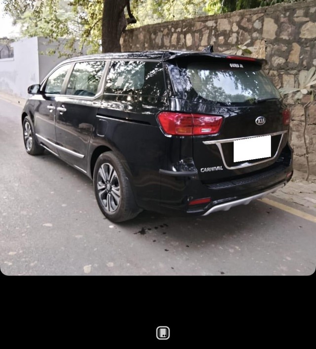 Second-hand 2020 Kia Carnival Premium for sale in New Delhi-5