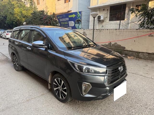 Second-hand 2022 Toyota Innova Crysta 2.4 ZX 7 STR AT for sale in New Delhi-16